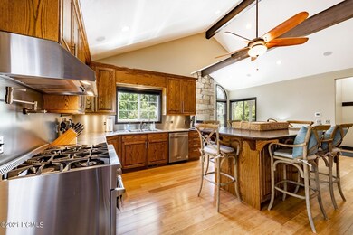 12_Kitchen_1800x1200_3690548