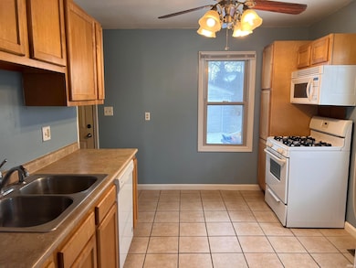 8808 W Cornbread Rd, Yorktown, IN 47396 - photo 6