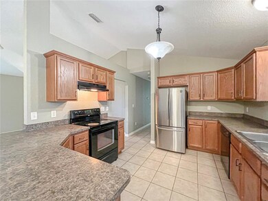 5442 NE 136th Place, Oxford, FL 34484 - photo 3