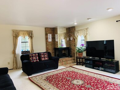 1101 Maple Hill Dr, Woodbridge, NJ 07095 - photo 6