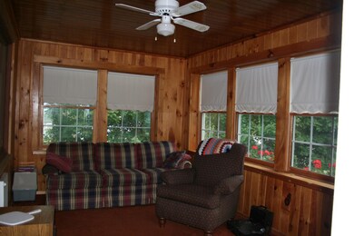 Sunroom/ Porch