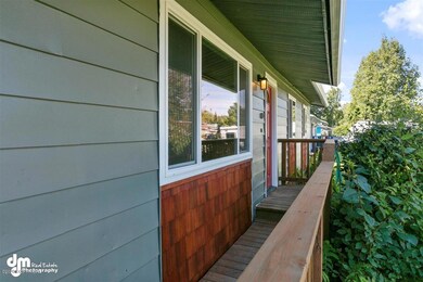 31-Front Exterior_2051