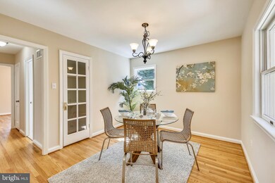 10602 Lexington Ct, Kensington, MD 20895 - photo 7