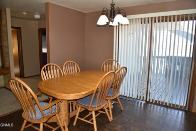 707 3rd Ave SE, Mandan, ND 58554 - photo 3