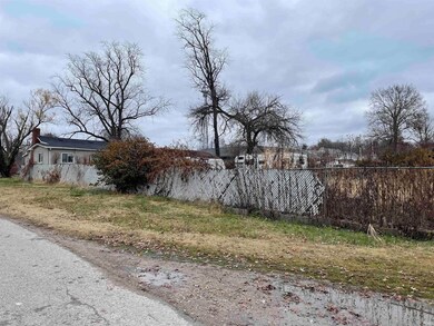 215 W 1st St, Newburgh, IN 47630 - photo 3