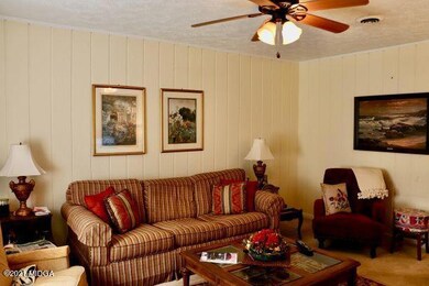 5-LIVNG ROOM 2