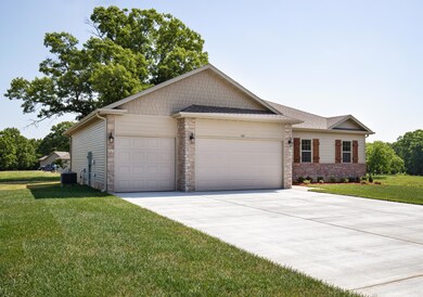 3 Front Exterior (C)