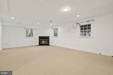 111 S Oak St, Falls Church, VA 22046 - photo 6