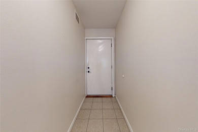 26 Cooper Rd unit 914, Poughkeepsie, NY 12603 - photo 2