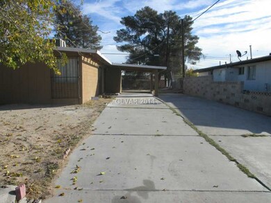 3004 Talbot St, Las Vegas, NV 89169 - photo 2