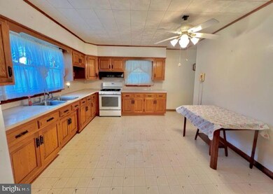 147 Maple St, Clayton, NJ 08312 - photo 6