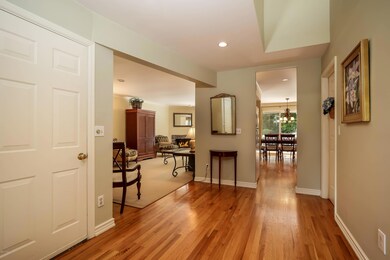 006-Foyer-4466674-large