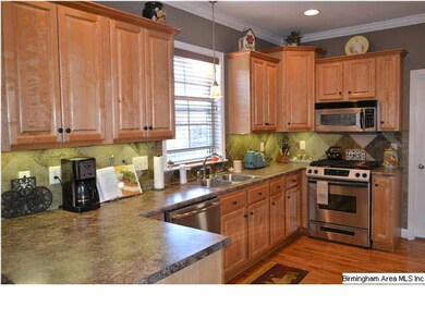 Gourmet Kitchen w/ Gas Stove