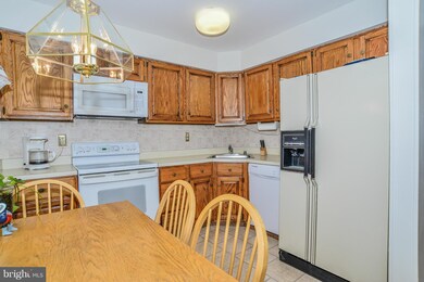 6111 Heron Pond Ct, Burke, VA 22015 - photo 6