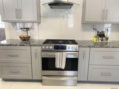 4124 Buckingham Dr, Schenectady, NY 12304 - photo 5