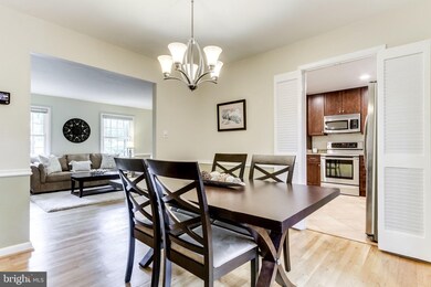 8326 Fleetwood Ct, Alexandria, VA 22308 - photo 5