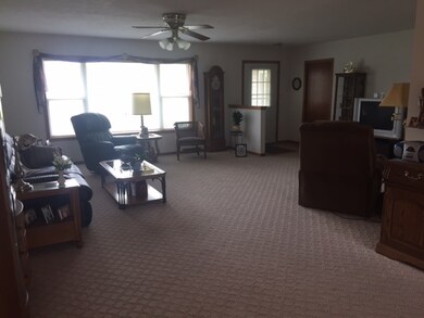 632 E Countryside Dr, Evansville, WI 53536 - photo 7