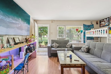 1119 E Algonquin Rd unit 7, Arlington Heights, IL 60005 - photo 2