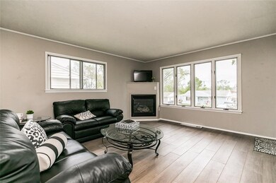 1614 14th Ave SW, Cedar Rapids, IA 52404 - photo 5