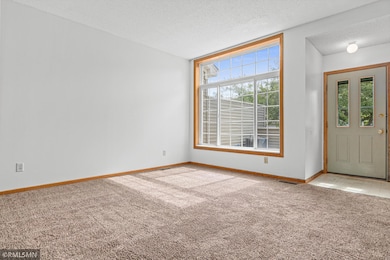 8789 Branson Dr, Inver Grove Heights-6.jpg