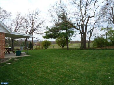 1605 Whitfield Blvd, Reading, PA 19609 - photo 4