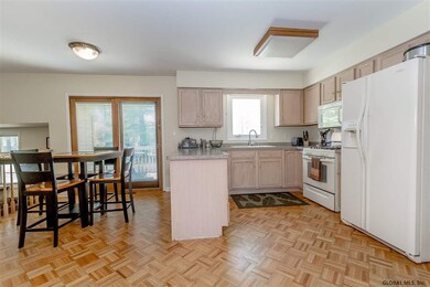 8 Carr Rd, Saratoga Springs, NY 12866 - photo 7