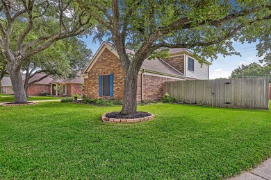 3913 Spring Circle Dr E, Pearland, TX 77584 - photo 3