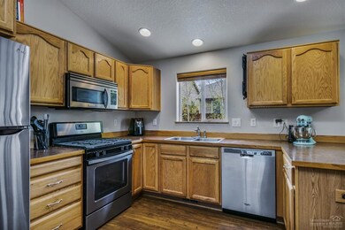 1943 SW 35th Place, Redmond, OR 97756 - photo 7