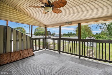 672 Rively Ave, Glenolden, PA 19036 - photo 5