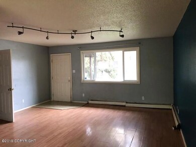 111-154923 Living Room Additional Angle