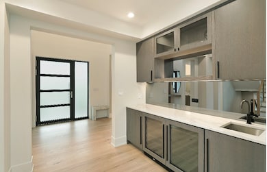 unlisted-address, Glenview, IL 60025 - photo 7