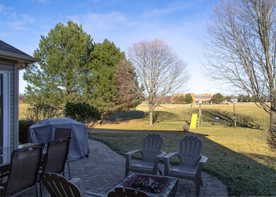 5076 Switch Grass Ln, Naperville, IL 60564 - photo 3