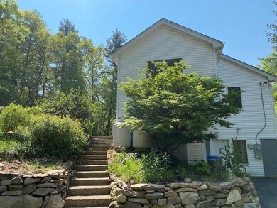 44 Mammoth Rd, Londonderry, NH 03053 - photo 4