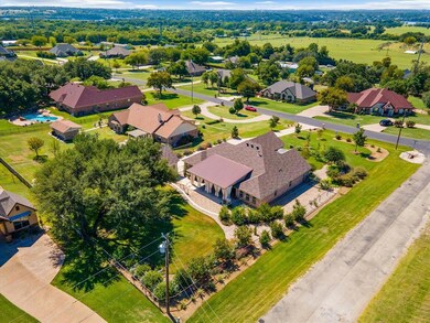 3901 Homestead Ct, Granbury, TX 76049 - photo 3