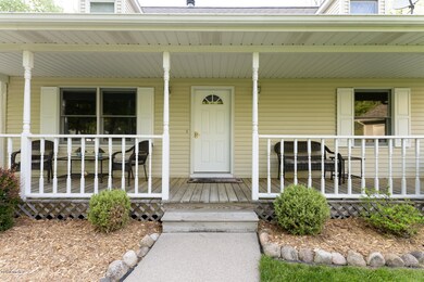 9038 Hobbit Cir, Kalamazoo, MI 49009 - photo 2