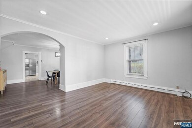 699 Riverview Dr, Totowa, NJ 07512 - photo 5