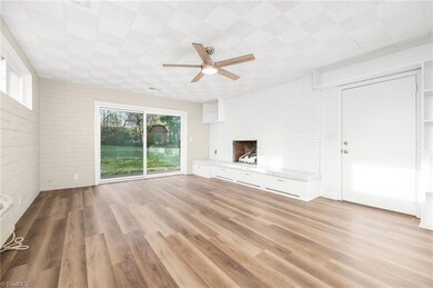 Den w/Gas Fireplace