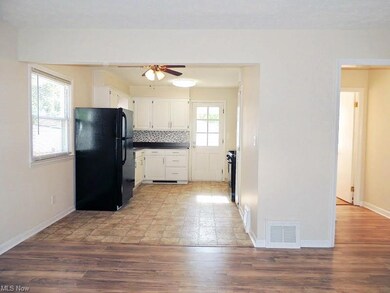 1531 Mapledale Rd, Wickliffe, OH 44092 - photo 3