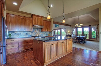 2718 Cascade Dr E, Roy, WA 98580 - photo 7