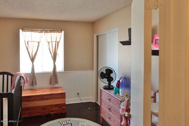 Vallejo bedroom1