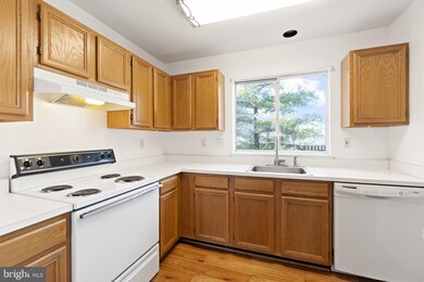 22 Cottage Field Ct, Germantown, MD 20874 - photo 7