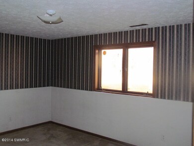 7819 Wedgemont Ct SE, Alto, MI 49302 - photo 4