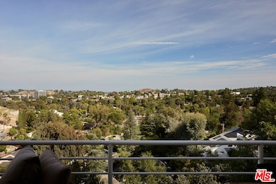 5052 Medina Rd, Woodland Hills, CA 91364 - photo 7