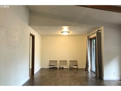 586 Rockwood St SE, Salem, OR 97306 - photo 2