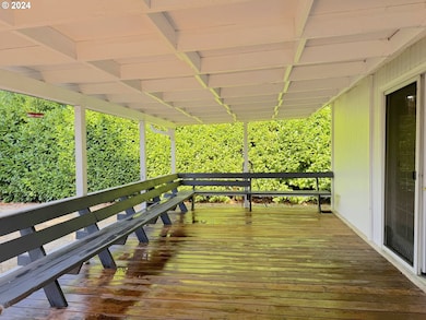 870 Laurelhurst Dr, Eugene, OR 97402 - photo 5