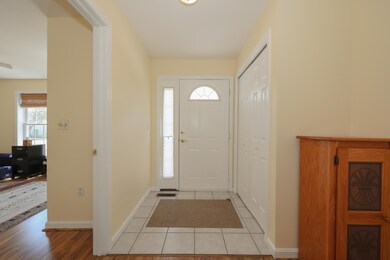 9 Echo Shore Dr unit 13, Merrimack, NH 03054 - photo 5