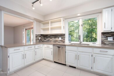 30 Clifden Ct unit 5, Lenox, MA 01240 - photo 6