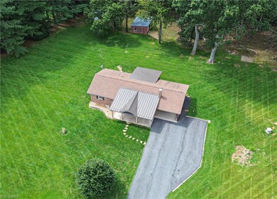 834 Pine Swamp Rd, Sparta, NC 28675 - photo 7