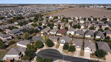 12008 Oaklynn Ct, Manor, TX 78653 - photo 2