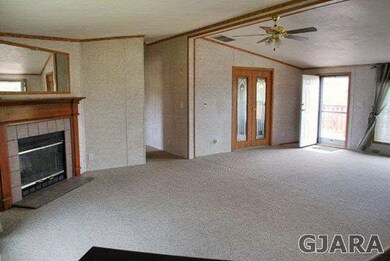 Living Room Gas Fireplace